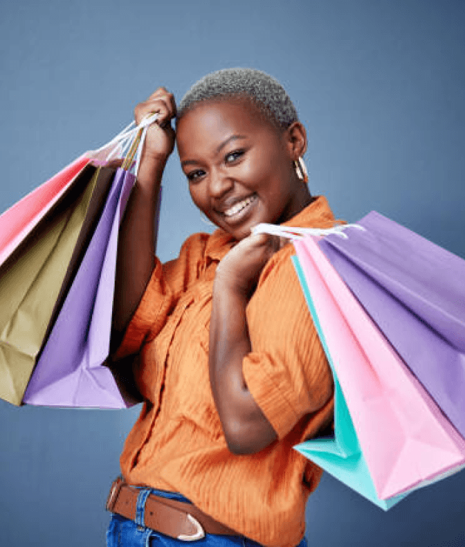 A woman hold a shoping bag